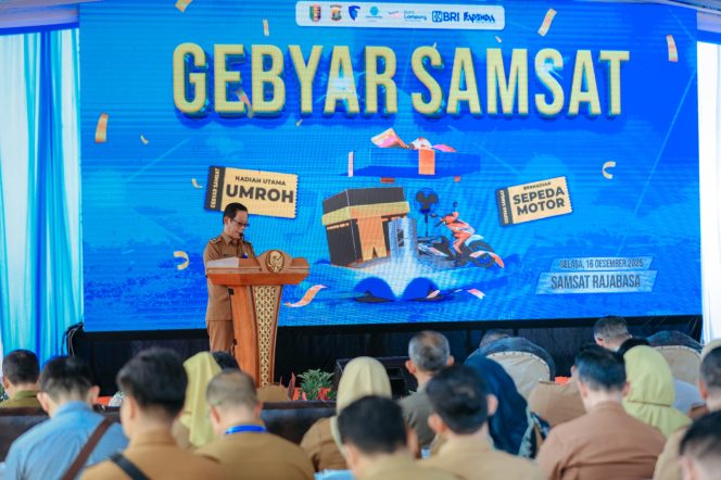 
					Puluhan Warga Lampung Boyong Doorprize Gebyar Samsat 2025 ; Taat Pajak Dapat Hadiah!