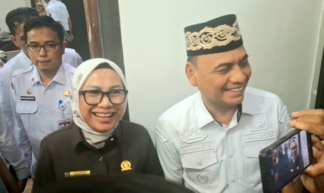 
					Rapat Lima Jam Lebih, DPRD Kota Metro Tak Beri Info Akurat ke Awak Media