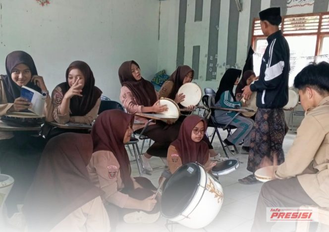 
					Asah Motorik dan Syiar Islam, Ekskul Hadroh MA Yapsi Sumberjaya Diminati Siswa