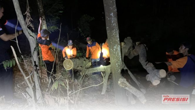
					Respons Cepat Laporan Warga, Pemkot Metro Evakuasi Pohon Tumbang di Tejoagung